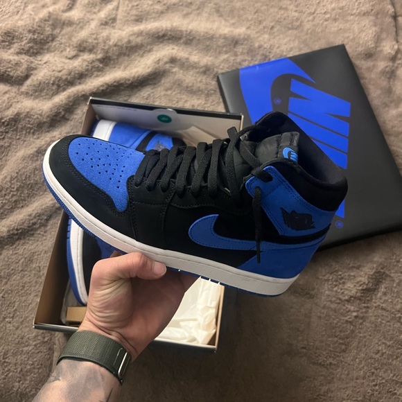 Air Jordan 1 - Picture 2 of 5